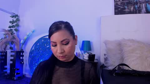 Snapshot of skydarkblue chatting on 01/12/25, 12:18 skydarkblue online show from 01/12/25, 12:18