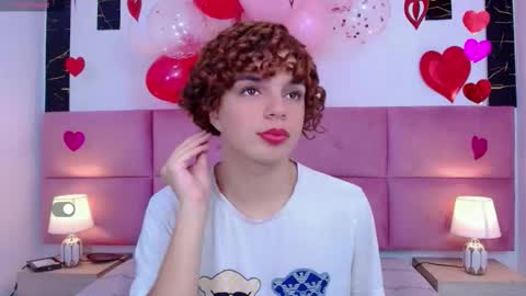 Snapshot of skyee_angel chatting on 02/15/26, 01:41 Angel online show from 02/15/26, 01:41