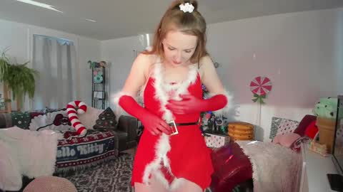 Snapshot of skyewatson chatting on 12/21/24, 07:06 Skye Watson online show from 12/21/24, 07:06