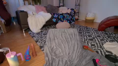 Snapshot of skyewatson chatting on 01/06/25, 10:26 Skye Watson online show from 01/06/25, 10:26