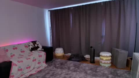 Snapshot of skyewatson chatting on 03/27/26, 07:02 Skye Watson online show from 03/27/26, 07:02