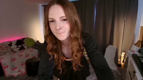 Snapshot of skyewatson chatting on 06/23/26, 05:55 Skye Watson online show from 06/23/26, 05:55