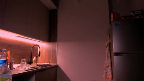    online show from 02/07/25, 02:08