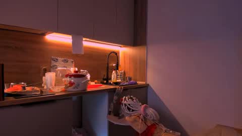    online show from 02/14/25, 06:02