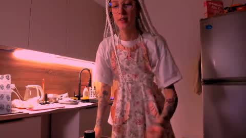    online show from 03/12/25, 08:52