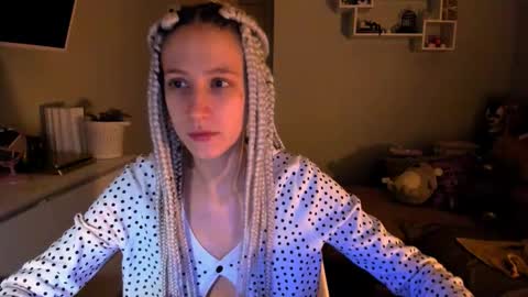    online show from 10/07/25, 09:56