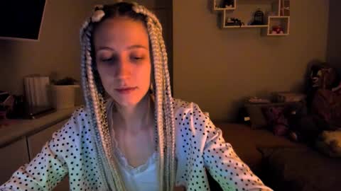    online show from 10/09/25, 09:35