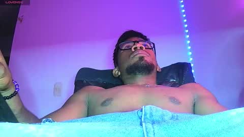 skyfall9875 online show from 12/23/25, 02:42