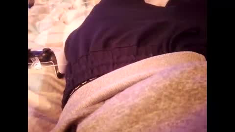 Snapshot of skyfalltoyou chatting on 10/04/25, 02:09 skyfalltoyou online show from 10/04/25, 02:09