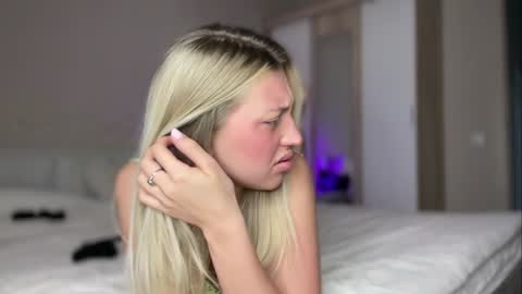 GARRY AND SOPHIA online show from 02/08/25, 06:22