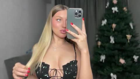 GARRY AND SOPHIA online show from 11/30/25, 07:18