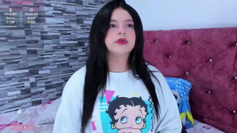 Snapshot of skyhotgirl chatting on 02/18/25, 07:09 Sky online show from 02/18/25, 07:09