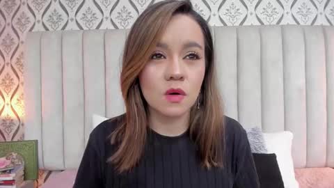 Snapshot of skyjunne chatting on 10/12/25, 05:45 Sky June online show from 10/12/25, 05:45