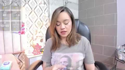 Snapshot of skyjunne chatting on 10/20/25, 05:35 Sky June online show from 10/20/25, 05:35