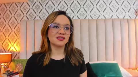 Snapshot of skyjunne chatting on 11/09/25, 06:06 Sky June online show from 11/09/25, 06:06