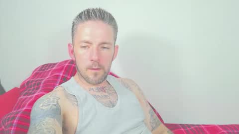 Snapshot of skylarrgrey chatting on 04/18/26, 03:43 SkylarGrey online show from 04/18/26, 03:43