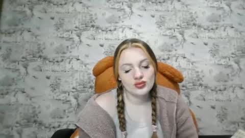 Skyler online show from 10/04/25, 02:37