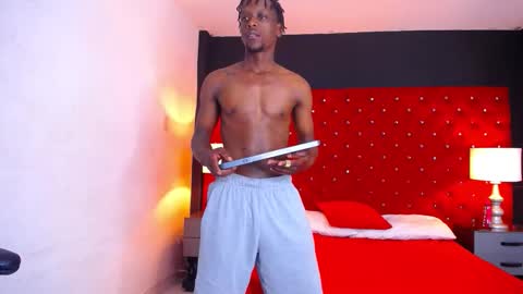 Snapshot of skylerbigxxx chatting on 09/28/25, 03:45 SKYLERBIGXXX online show from 09/28/25, 03:45