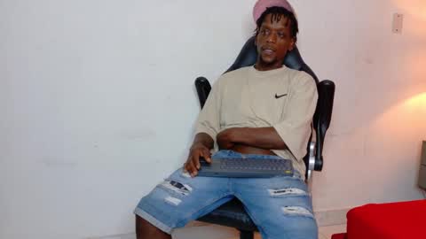 Snapshot of skylerbigxxx chatting on 10/02/25, 04:08 SKYLERBIGXXX online show from 10/02/25, 04:08