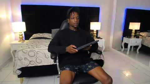 Snapshot of skylerbigxxx chatting on 06/13/26, 04:21 SKYLERBIGXXX online show from 06/13/26, 04:21