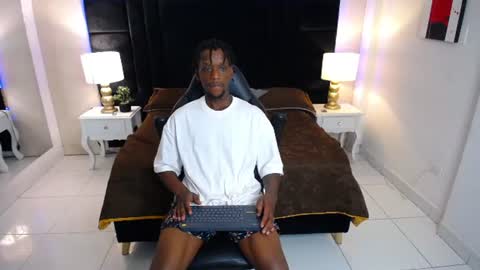 Snapshot of skylerbigxxx chatting on 07/17/26, 04:30 SKYLERBIGXXX online show from 07/17/26, 04:30