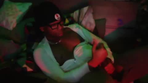 Snapshot of skyonetoo3 chatting on 02/13/25, 06:52 skyonetoo3 online show from 02/13/25, 06:52