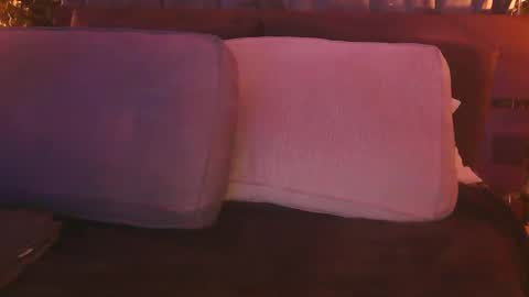 Snapshot of skyonetoo3 chatting on 09/08/25, 11:15 skyonetoo3 online show from 09/08/25, 11:15