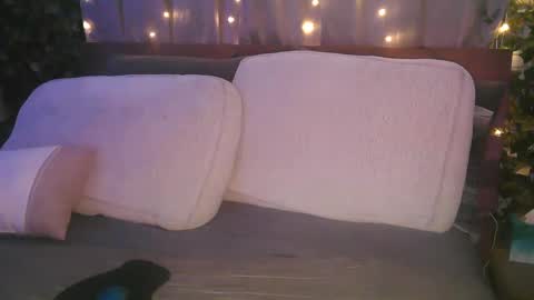 Snapshot of skyonetoo3 chatting on 09/21/25, 12:34 skyonetoo3 online show from 09/21/25, 12:34