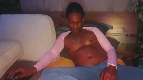 Snapshot of skyonetoo3 chatting on 09/24/25, 02:15 skyonetoo3 online show from 09/24/25, 02:15