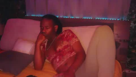 Snapshot of skyonetoo3 chatting on 10/01/25, 12:49 skyonetoo3 online show from 10/01/25, 12:49