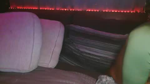 Snapshot of skyonetoo3 chatting on 10/07/25, 03:04 skyonetoo3 online show from 10/07/25, 03:04