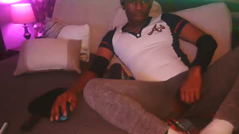 Snapshot of skyonetoo3 chatting on 11/03/25, 04:14 skyonetoo3 online show from 11/03/25, 04:14