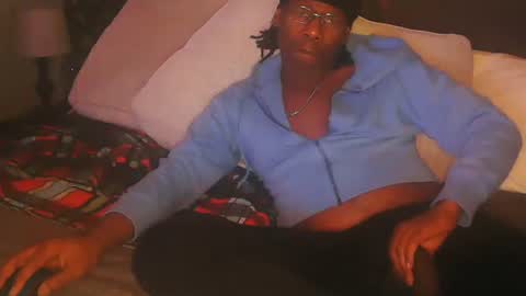 Snapshot of skyonetoo3 chatting on 11/27/25, 12:40 skyonetoo3 online show from 11/27/25, 12:40