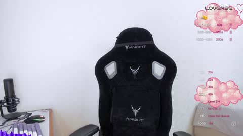 Snapshot of skyqueeni chatting on 01/09/25, 08:34 Nastya online show from 01/09/25, 08:34