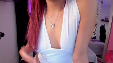 Snapshot of skyssoul chatting on 12/15/25, 10:36 cielo online show from 12/15/25, 10:36