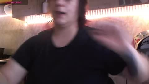 Snapshot of skysupernova chatting on 11/29/25, 08:28 Sky online show from 11/29/25, 08:28