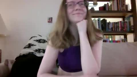 Snapshot of skywinters chatting on 04/05/26, 02:47 Sky Winters online show from 04/05/26, 02:47