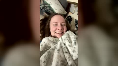 Snapshot of skywinters chatting on 04/09/26, 09:58 Sky Winters online show from 04/09/26, 09:58