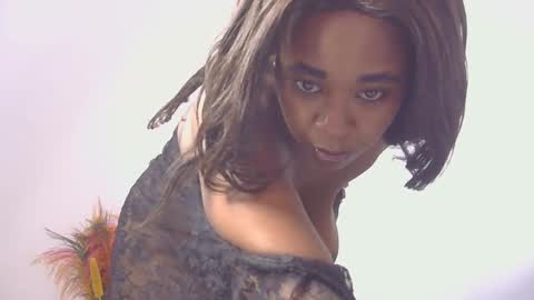 Snapshot of skyy_brown chatting on 02/05/25, 12:38 Bella online show from 02/05/25, 12:38