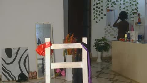 Snapshot of skyy_brown chatting on 10/05/25, 02:10 Bella online show from 10/05/25, 02:10