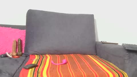 Snapshot of skyy_brown chatting on 10/13/25, 01:05 Bella online show from 10/13/25, 01:05