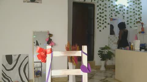 Snapshot of skyy_brown chatting on 11/04/25, 02:32 Bella online show from 11/04/25, 02:32