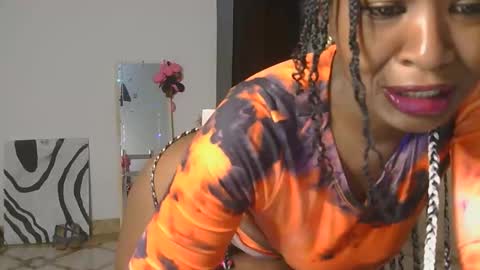 Snapshot of skyy_brown chatting on 11/22/25, 10:31 Bella online show from 11/22/25, 10:31