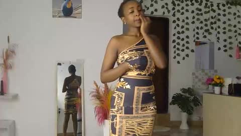 Snapshot of skyy_brown chatting on 05/27/26, 12:51 Bella online show from 05/27/26, 12:51