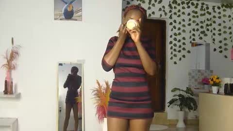 Snapshot of skyy_brown chatting on 06/10/26, 12:55 Bella online show from 06/10/26, 12:55