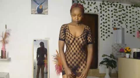 Snapshot of skyy_brown chatting on 06/11/26, 02:53 Bella online show from 06/11/26, 02:53
