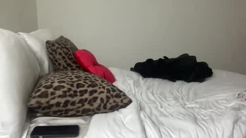 Skylar online show from 10/15/25, 02:11