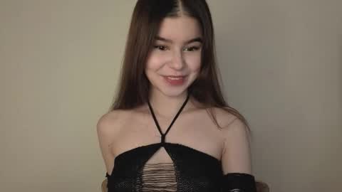 Snapshot of sladkoezka chatting on 10/13/25, 05:24 Katya online show from 10/13/25, 05:24