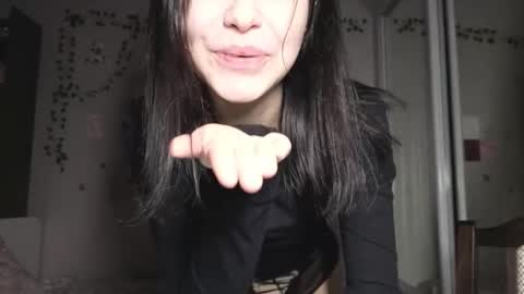 Snapshot of sladkoezka chatting on 10/22/25, 06:07 Katya online show from 10/22/25, 06:07