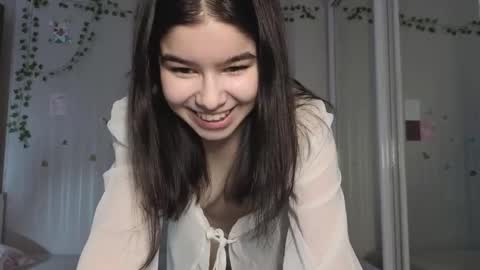 Snapshot of sladkoezka chatting on 10/27/25, 06:23 Katya online show from 10/27/25, 06:23